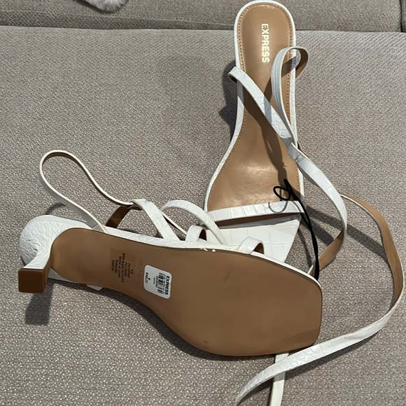 White kitten, heel lace up, wraparound - Picture 2 of 5